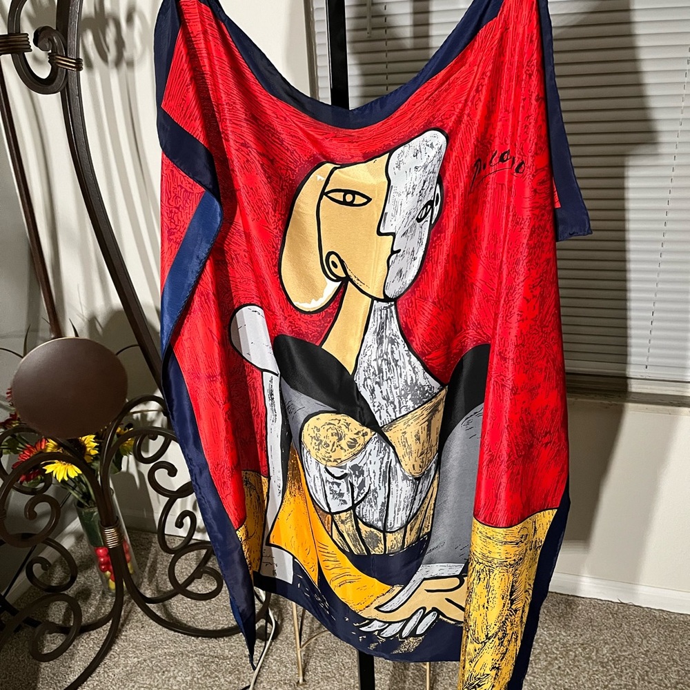 REINE SEIDE PRE-LOVED AUTHENTIC ARTFUL 90’S PICASSO 100% SILK SQUARE SCARF